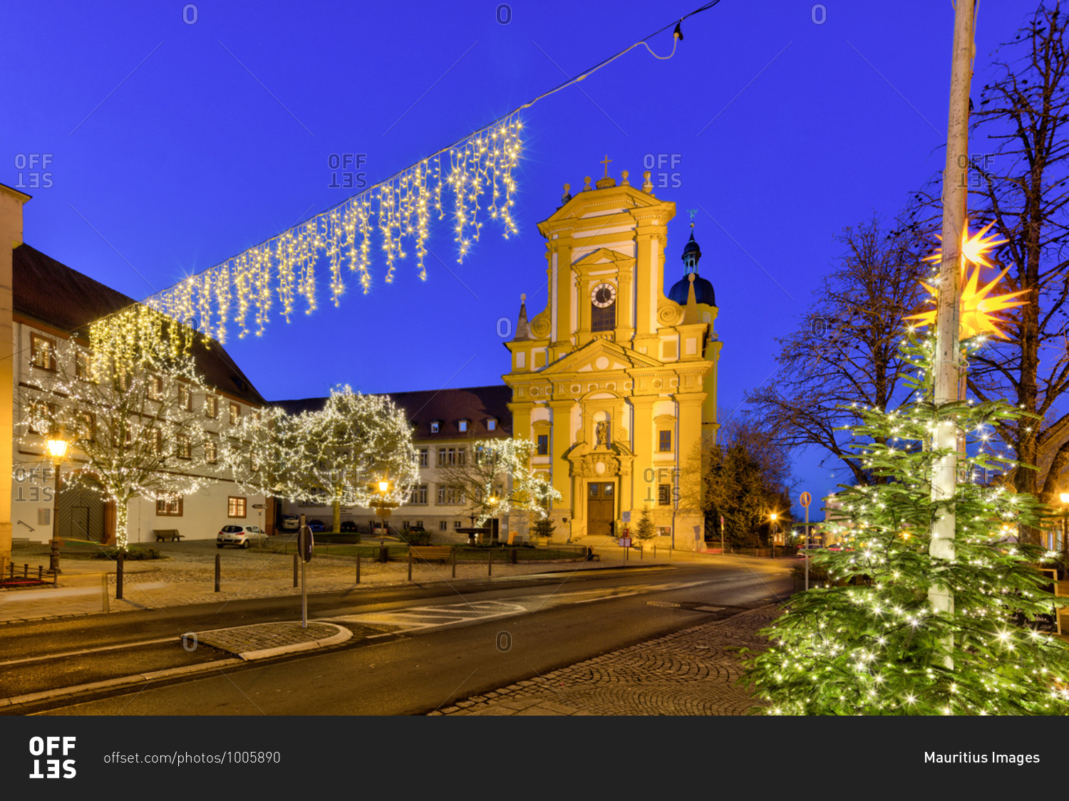 Evangelische Stadtkirche, blue hour, Christmas decoration, Kitzingen, Franconia, Bavaria, Germany, Europe
