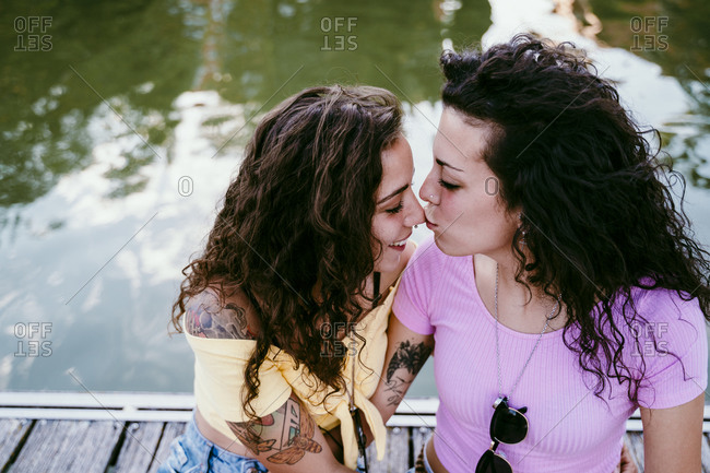 Lesbians Kissing Rubbing