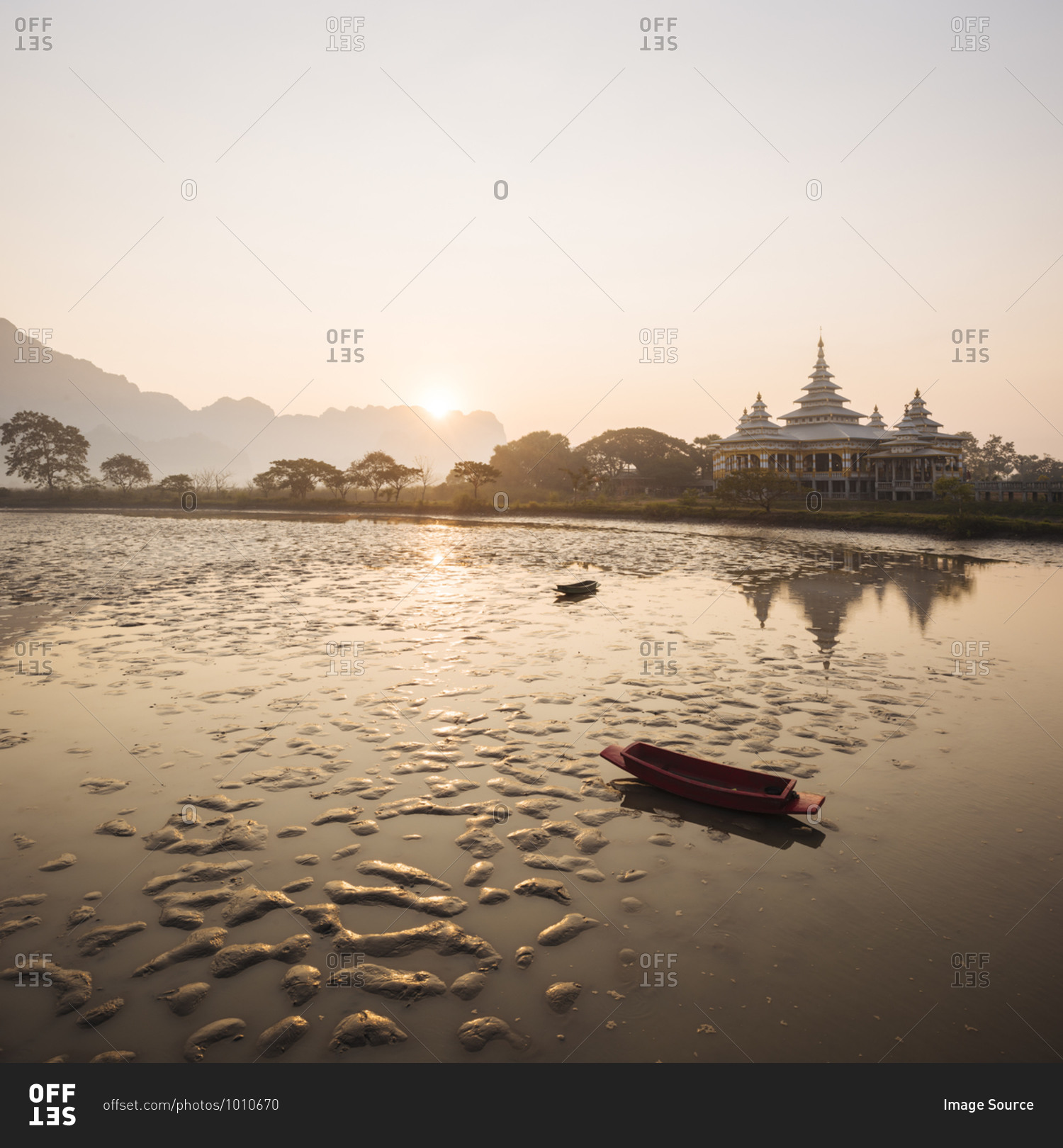 Calm waters, Kyauk Ka Latt Pagoda, Hpa An, Kayin State, Myanmar