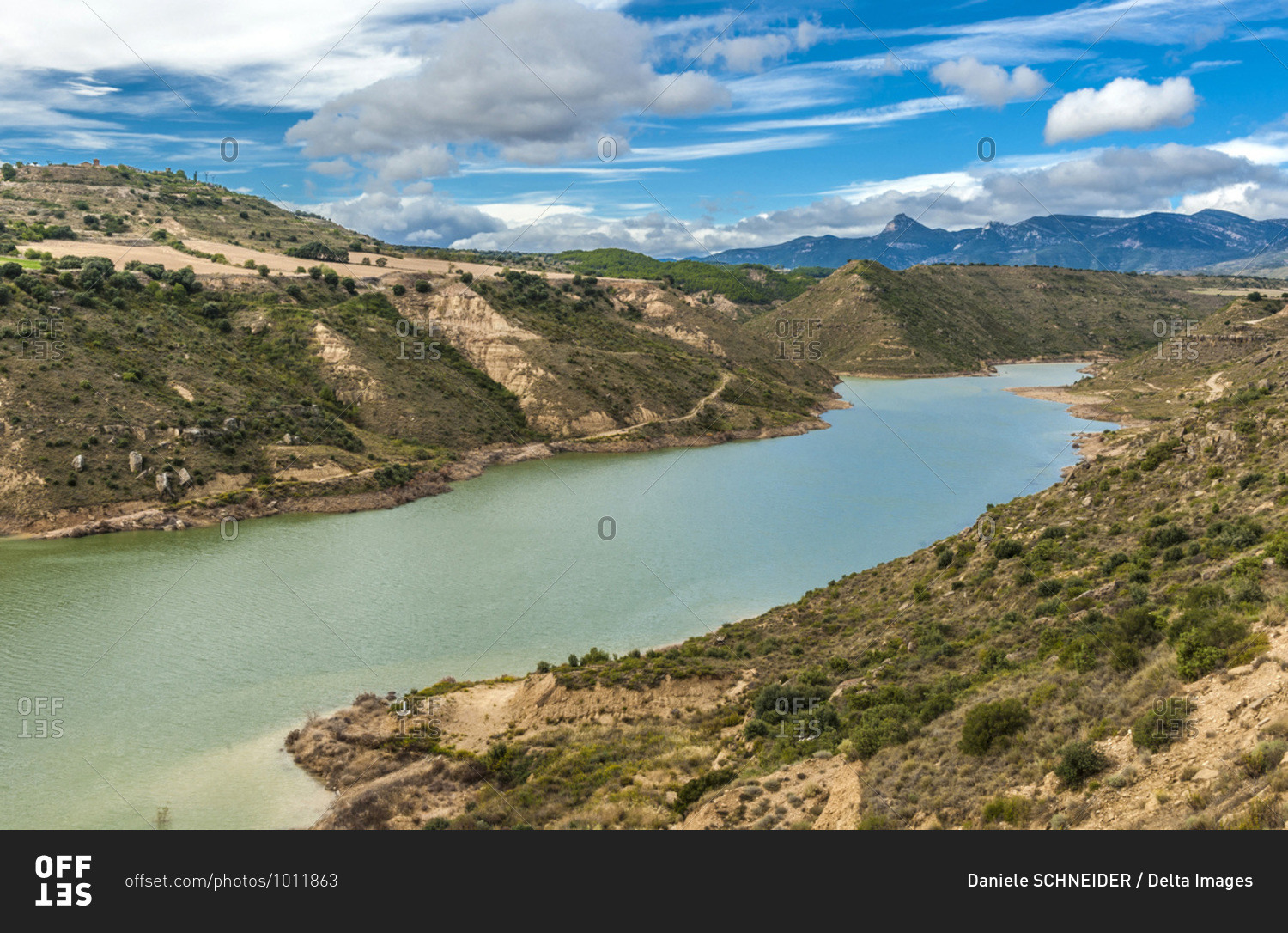Spain, autonomous community of Aragon, province of Huesca, Pyrenees, Loporzano, lake of the dam of Monte Aragon.