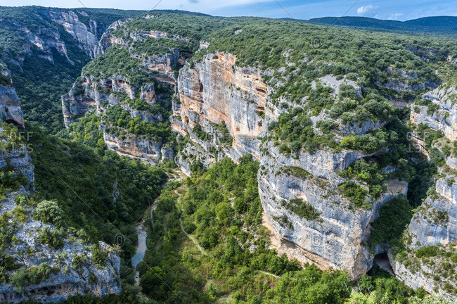 Spain, autonomous community of Aragon, Sierra National Park and Guara Canyons, limestone rock wall of the Tozal de Mallata