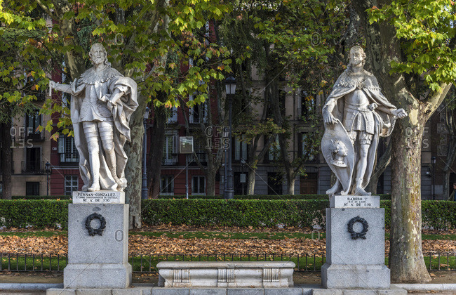 Spain, Madrid, Royal Palace, Cabo Noval garden with statues of the Spanish kings (Fernand Gonzalez of Castile and Ramiro of Leon)