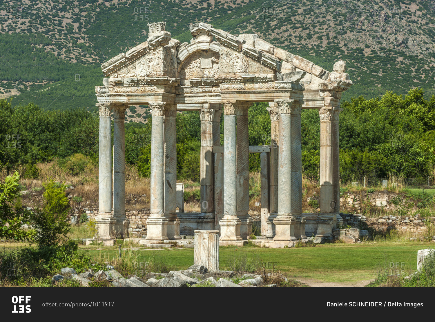 Turkey, Aphrodisias archeological Roman site, Tetrapylon (monumental gateway od the Temple of Aphrodite) (3rd century BC) (UNESCO World Heritage)