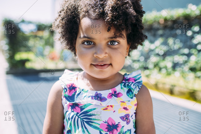 44 HQ Pictures Cute Babies With Curly Hair - Girl Toddler Sitting Cute ...