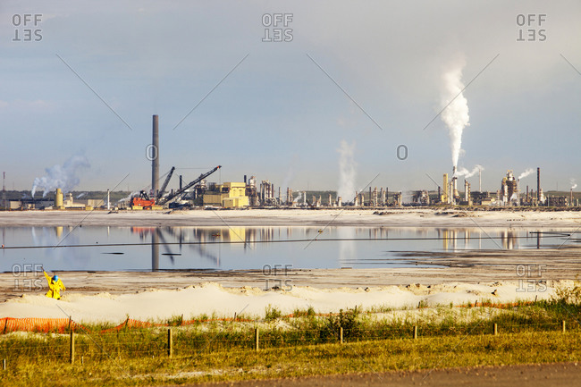 Tailings pond attic Syncrude mine north of Fort McMurray, Alberta, Canada