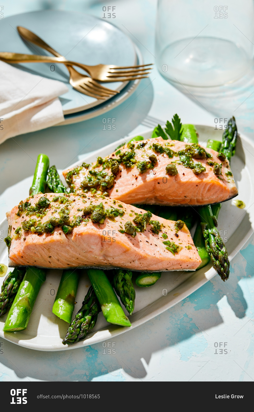 Salmon and asparagus dish