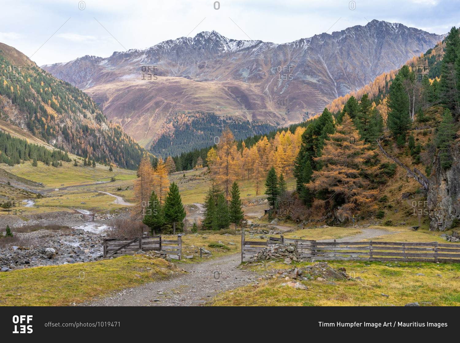 Europe, Austria, Tyrol, Stubai Alps, Sellrain, St. Sigmund im Sellrain, looking down through the autumn colored Gleirschtal