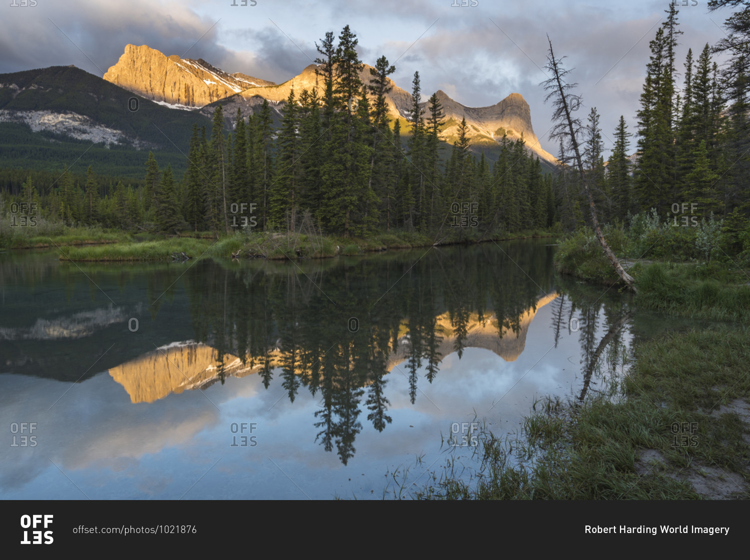 Ha Ling Peak sunrise at Policeman Creek, Canmore, Alberta, Canadian Rockies, Canada, North America
