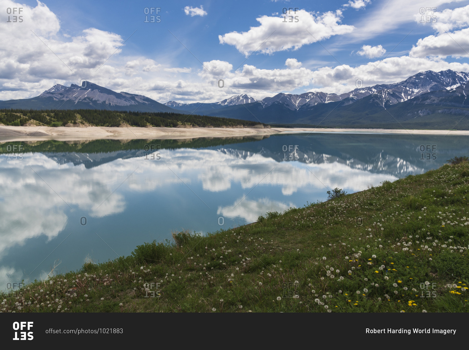 Abraham Lake in Spring, Banff National Park and Kootenay Plains, Alberta, Canadian Rockies, Canada, North America