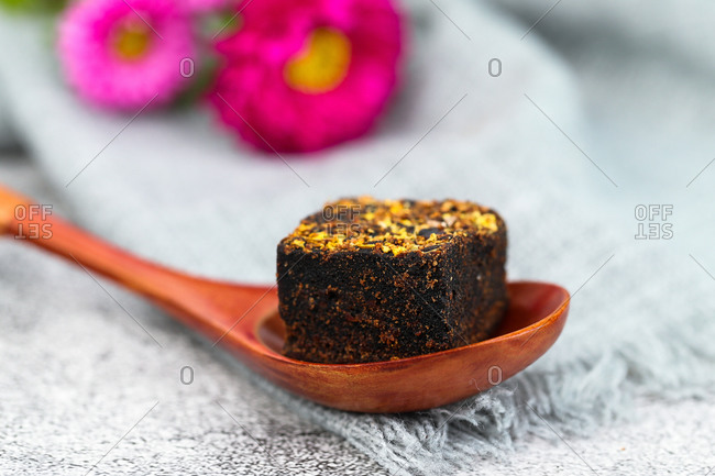 Osmanthus brown sugar in a dish