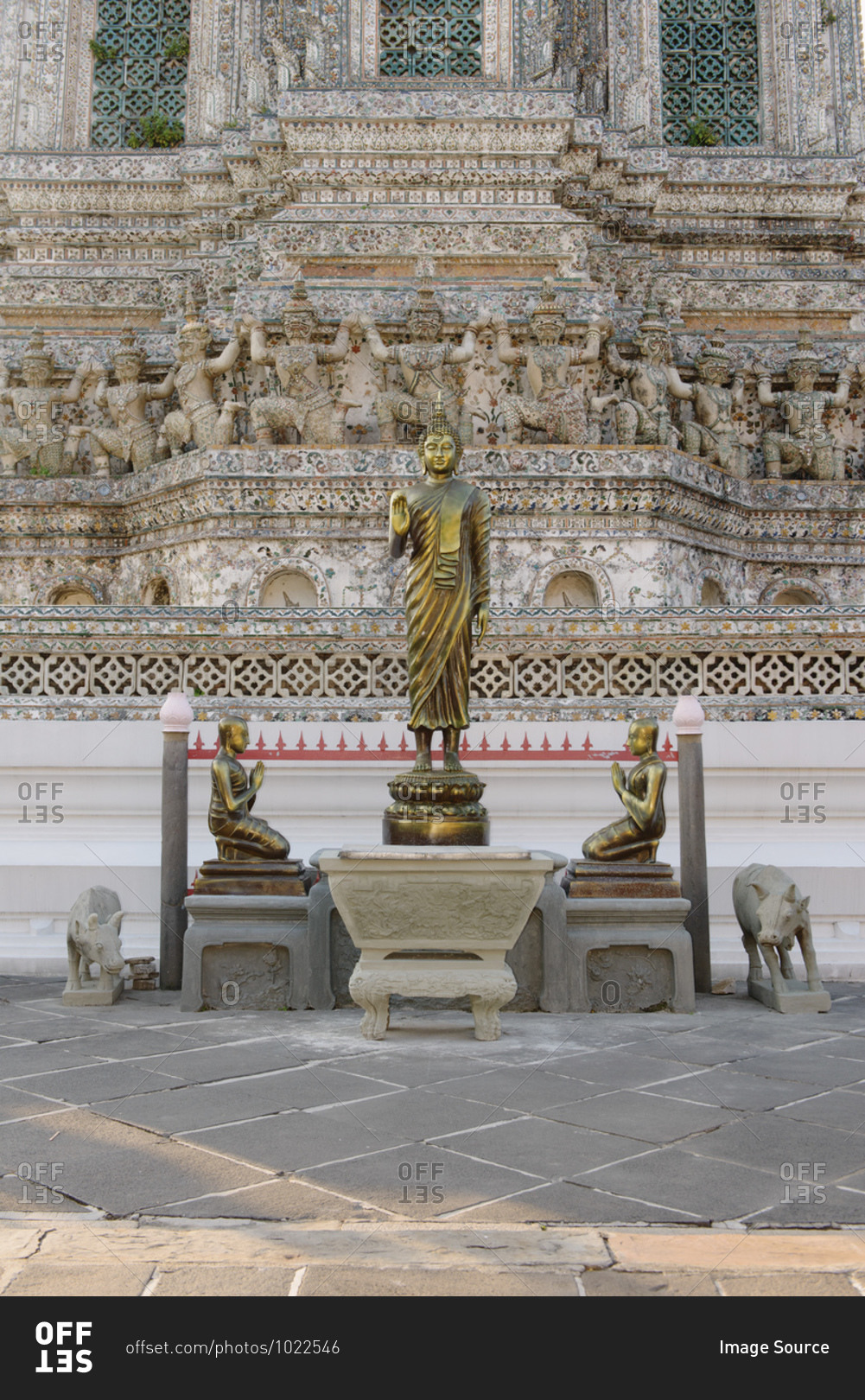Statues, Wat Arun Temple, Bangkok, Thailand