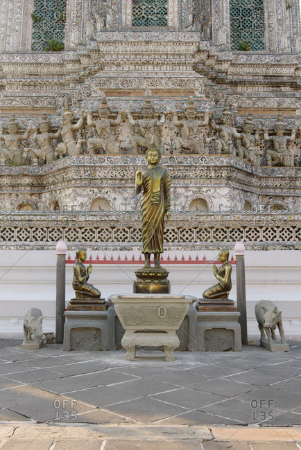 Statues, Wat Arun Temple, Bangkok, Thailand