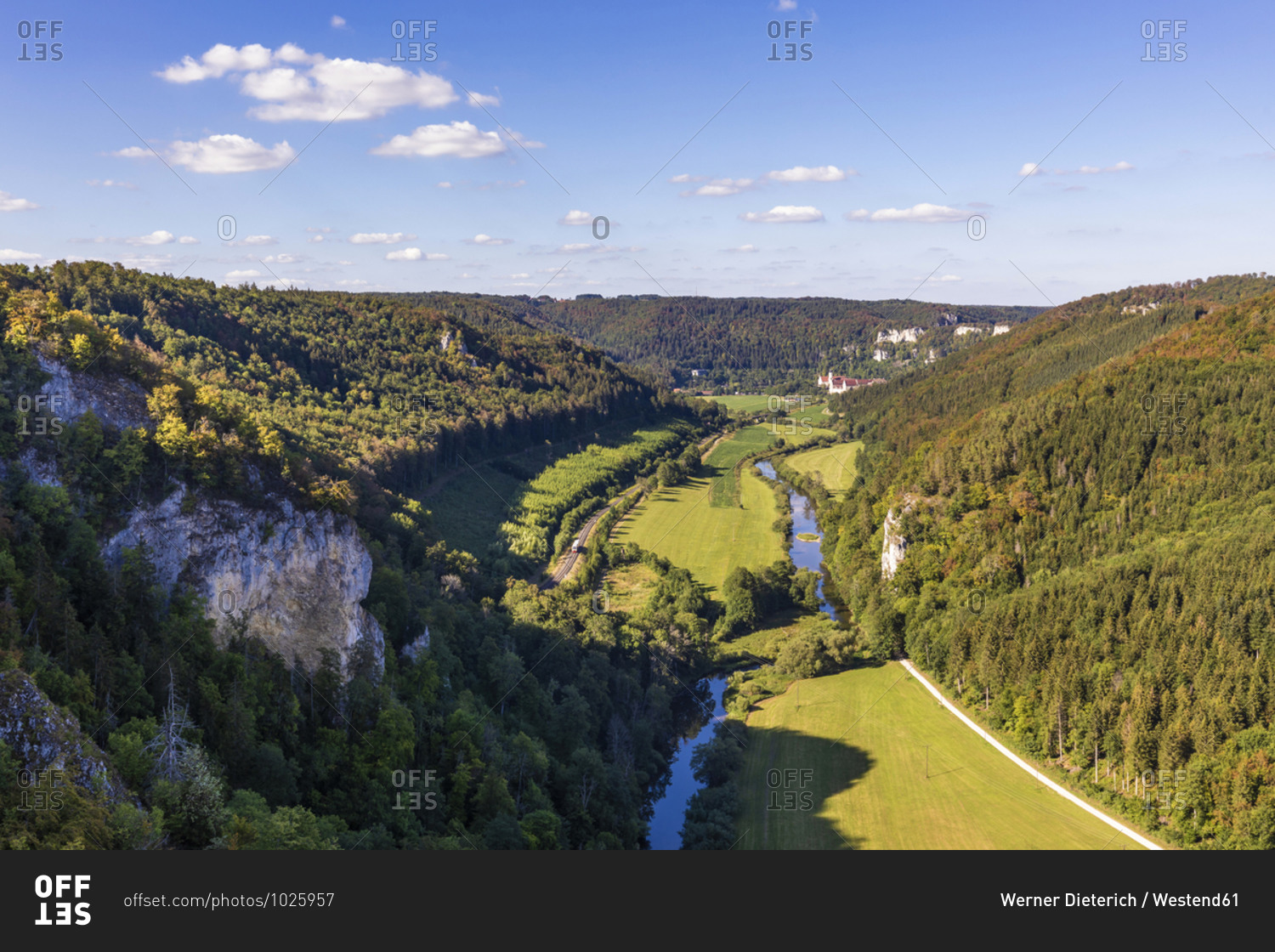 Germany- Baden-Wurttemberg- Beuron- Scenic view of Danube Valley seen from Knopfmacherfelsen