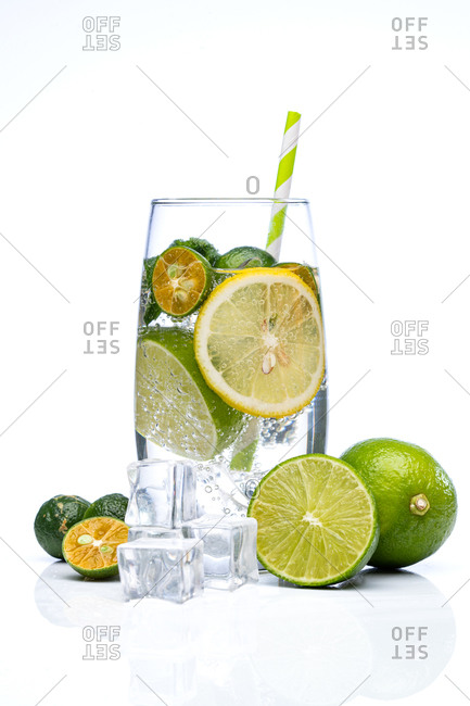 Refreshing glass of sparkling water with lemon
