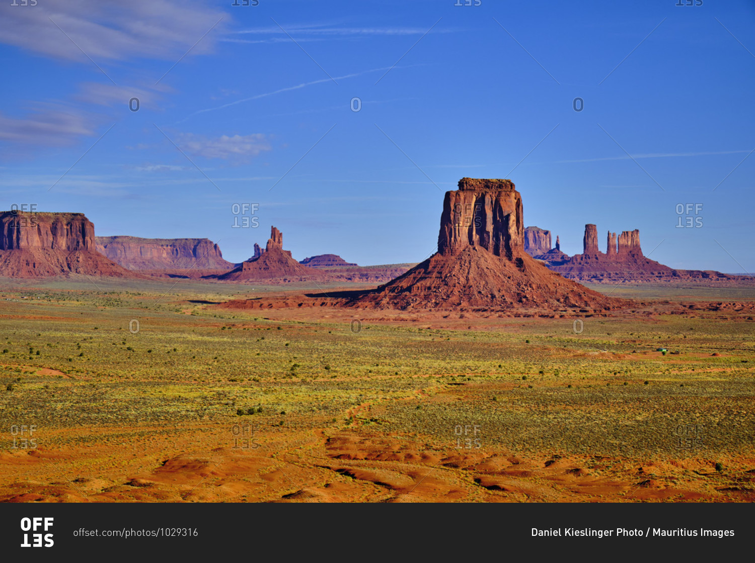 USA, United States of America, Monument Valley, Navajo Reserve, Utah, Colorado Plateau, Mexican Hat, Four Corner , three sisters, valley drive