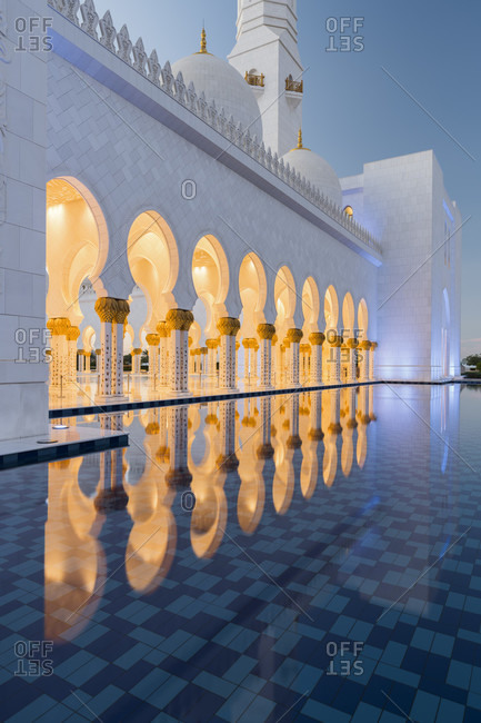 January 18, 2020: Sheikh zayed grand mosque, abu dhabi, united arab emirates