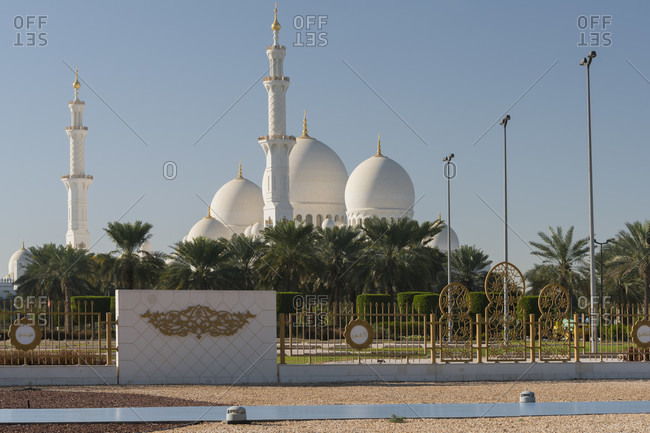 January 19, 2020: Sheikh zayed grand mosque, abu dhabi, united arab emirates