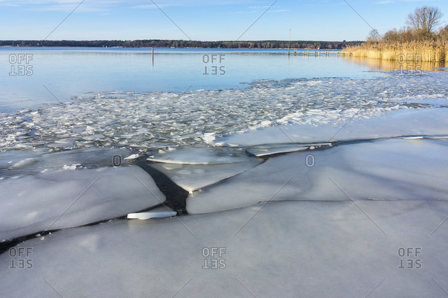 Berlin, Wannsee, icy riparian zone