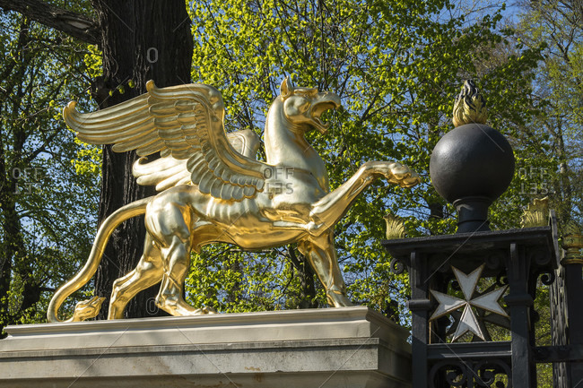 Berlin, Wannsee, Glienicke Palace, Johannitertor (Griffin Gate), gilded griffin figure