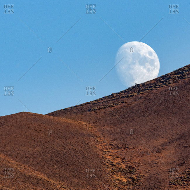 USA, Idaho, Bellevue, Moon over hill