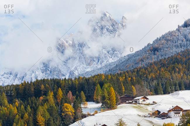 Winter snow, St. Magdalena village, Geisler Spitzen, Val di Funes, Dolomites mountains, Trentino-Alto Adige, South Tyrol, Italy