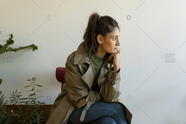Girl Needs Make Up Excuse Thinking Standing Focused in Thoughtful Pose  Holding Hand on Chin Frowning Looking Up Posing Stock Image - Image of  female, entrepreneur: 130611177