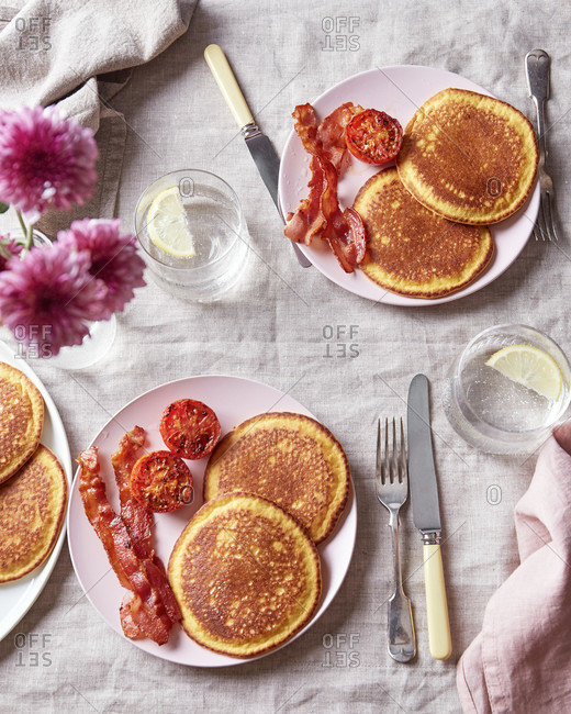 Breakfast Pancakes with Bacon and Grilled Tomatoes (Overhead)