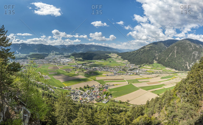 Aufhofner Kofl, Bruneck, Puster Valley, South Tyrol, Italy. View from Aufhofner Kofl to the villages of Aufhofen and St. Georgen and to the left the city of Bruneck