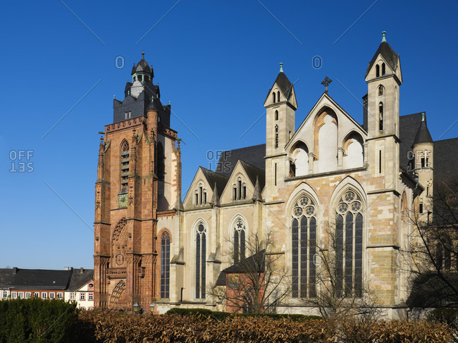 Europe, Germany, Hesse, Lahn-Dill-Kreis, Lahn-Dill-Bergland, Wetzlar, south view of Stiftskirche St. Maria (cathedral), view from Goethestrasse, south view
