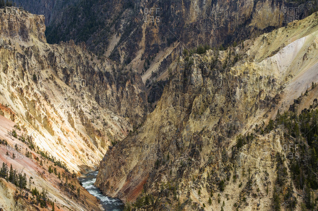 USA, Wyoming, Yellowstone National Park, Yellowstone River flowing through Grand Canyon in Yellowstone National Park