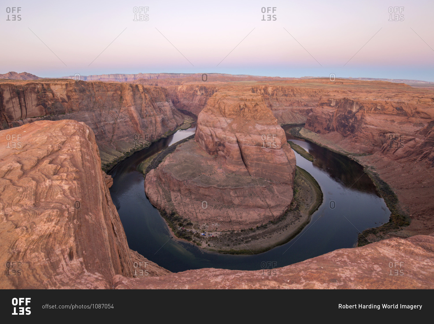View from cliff edge over the Colorado River at Horseshoe Bend, dawn, Glen Canyon National Recreation Area, Page, Arizona, United States of America, North America