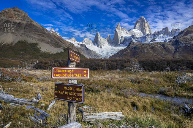 Trail direction signs against iconic fitz roy mountain, sendero al fitz roy, unesco, los glaciares national park, el chalten, santa cruz province, argentina