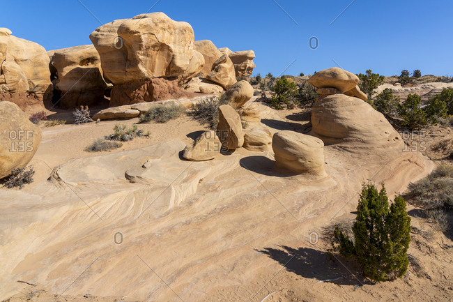 Rock formations at devil's garden on sunny day, grand staircase-Escalante national monument, Utah, usa