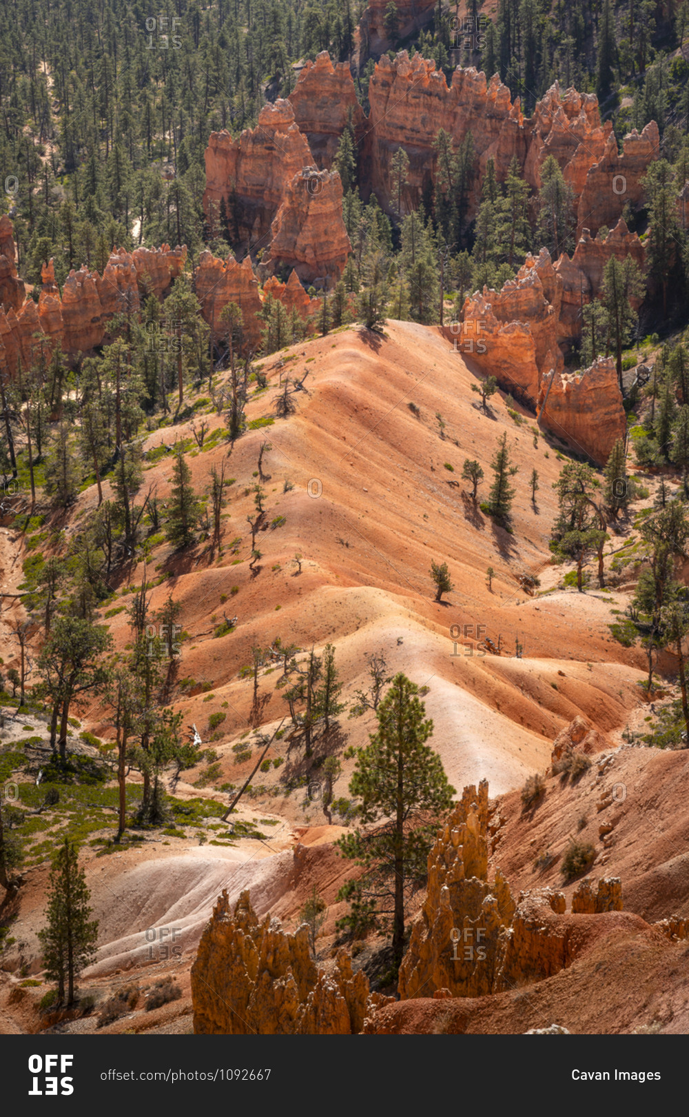 Scenic view of rock formations from queens garden trail, Bryce canyon national park, Utah, usa