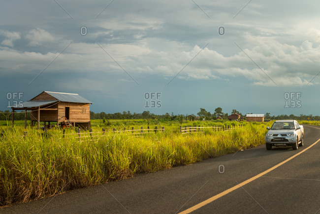 overloaded stock photos - OFFSET