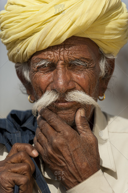 rajasthani man earring