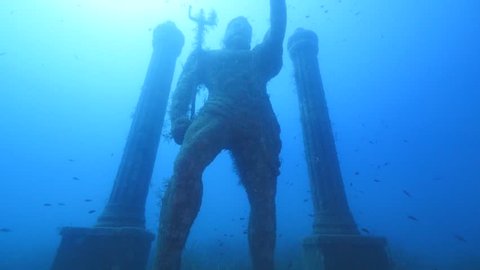 statues underwater museum
