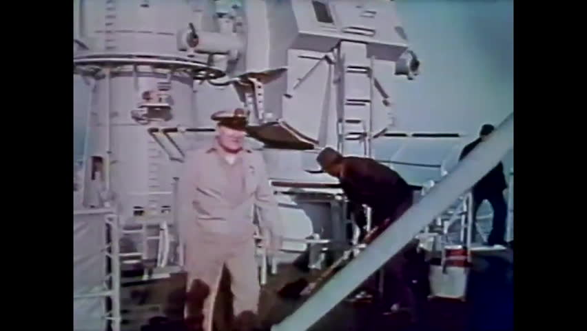 circa - 1975 uss lockwood destroyer: стоковое видео (без лицензионных плате...