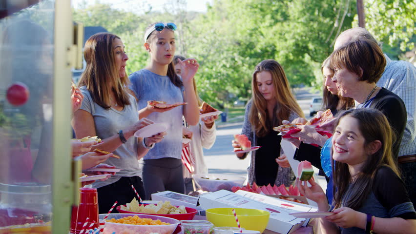 people-celebrating-a-block-party image - Free stock photo - Public ...