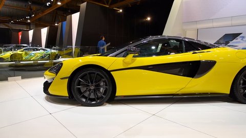 Mclaren 570s Spider Yellow Exclusive Stockvideos Filmmaterial 100 Lizenzfrei Shutterstock