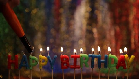 Somebody Lights Coloured Happy Birthday Video De Stock 100 Libre De Droit Shutterstock