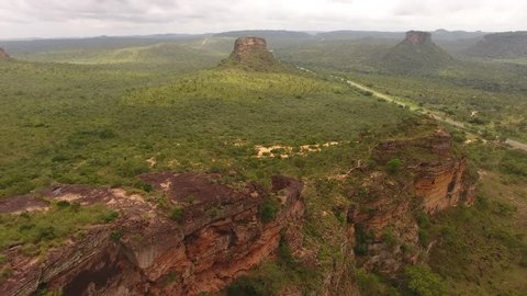 Aerial view of "cerrado" ecossistem and sedimentary rock formations of Chapada das Mesas, Carolina, maranhão, Northeast Brazil