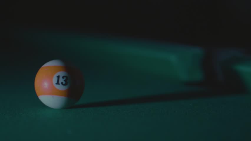 snooker ball with number thirteen fail