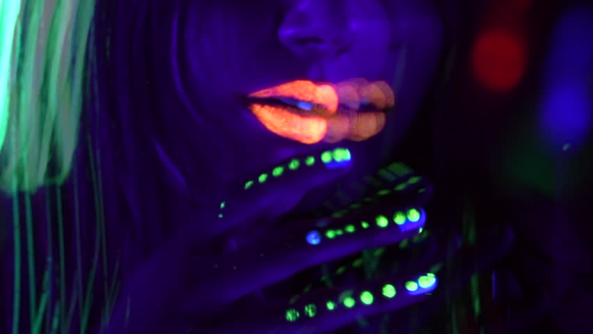 Neongrün Amakando Neon-Ohrhänger für Frauen Disco-Queen Einsetzbar zu Karneval & 80er-Party Buntes Kostüm-Zubehör für Damen Punk-Girl