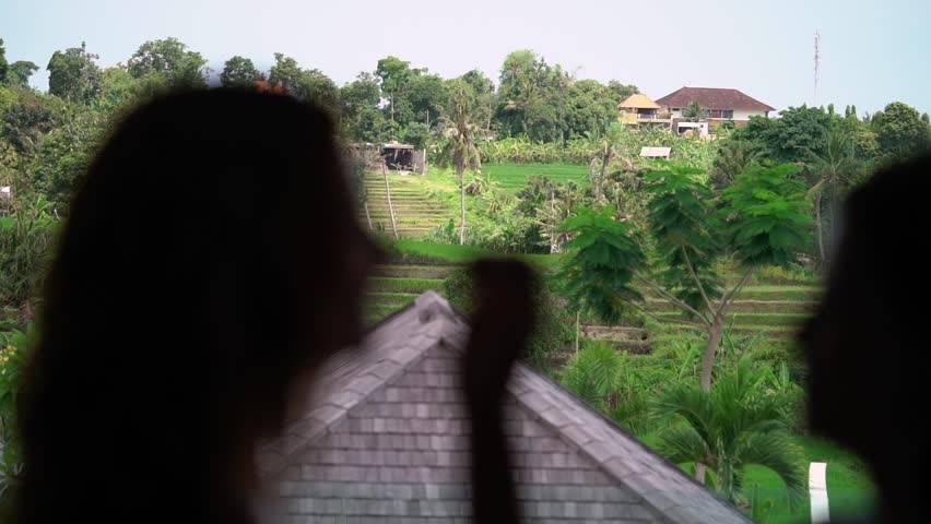 Doing make up silhouette in the tropics