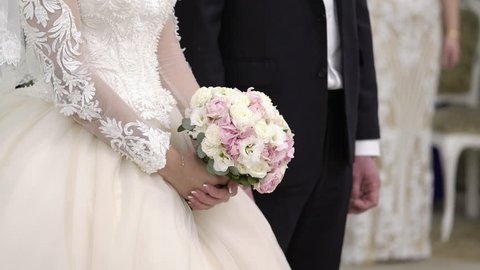 Bride and groom at wedding ceremony indoors, videoclip de stoc