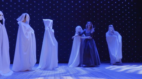 Modern performance in the theatre स्टॉक वीडियो
