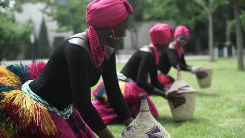 African Girls Dancing Folk Traditional Stockvideos Filmmaterial 100 Lizenzfrei Shutterstock