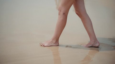 Side View Of Barefoot Legs の動画素材 ロイヤリティフリー 1030 Shutterstock