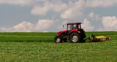 Mowing With A Modern Agriculture Video De Stock Totalmente Libre De Regalias 1008749057 Shutterstock mowing with a modern agriculture